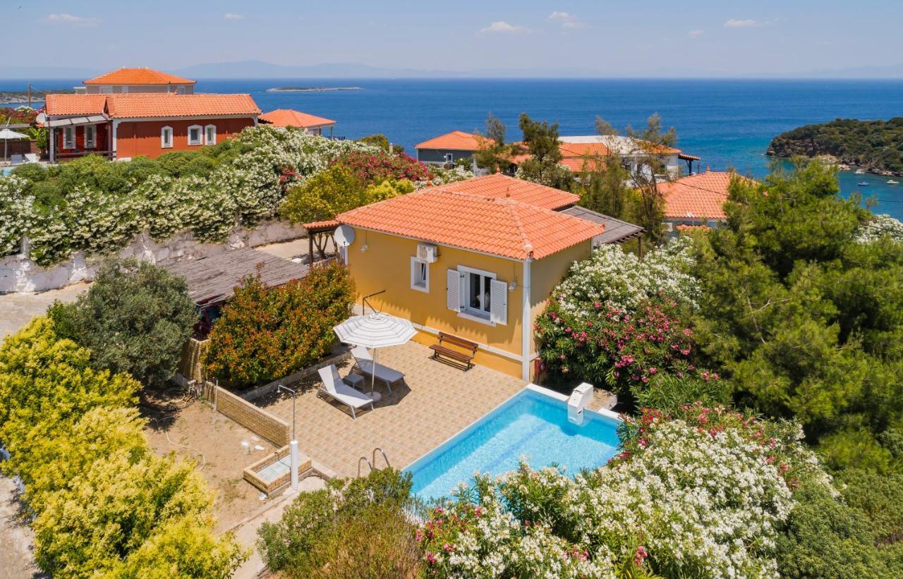 Mouzakis Villas Agia Paraskevi  Exterior photo