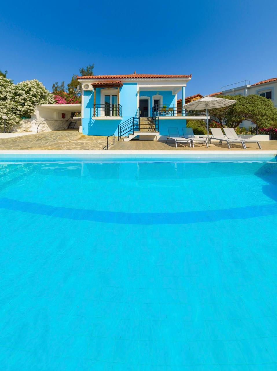 Mouzakis Villas Agia Paraskevi  Exterior photo