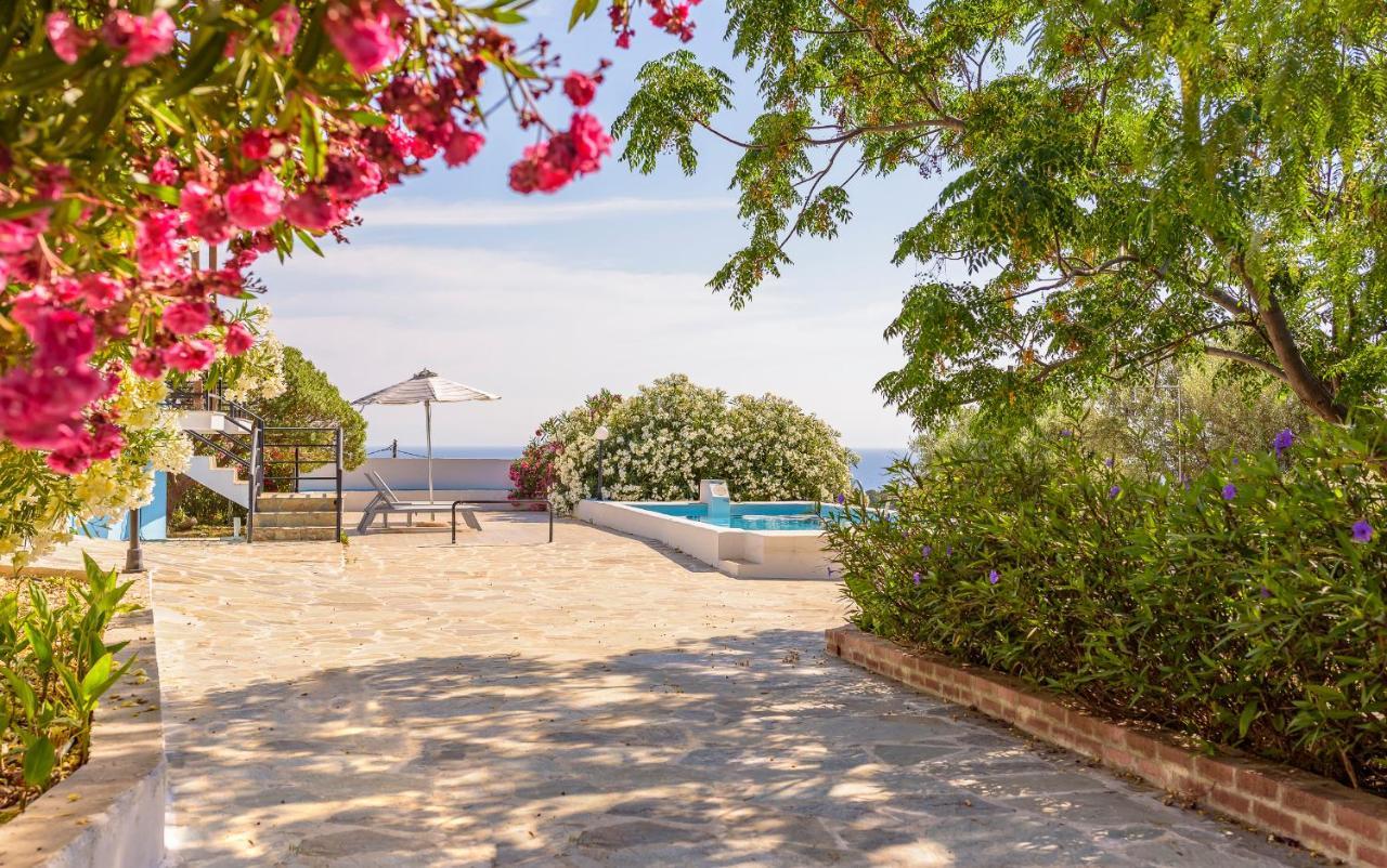 Mouzakis Villas Agia Paraskevi  Exterior photo